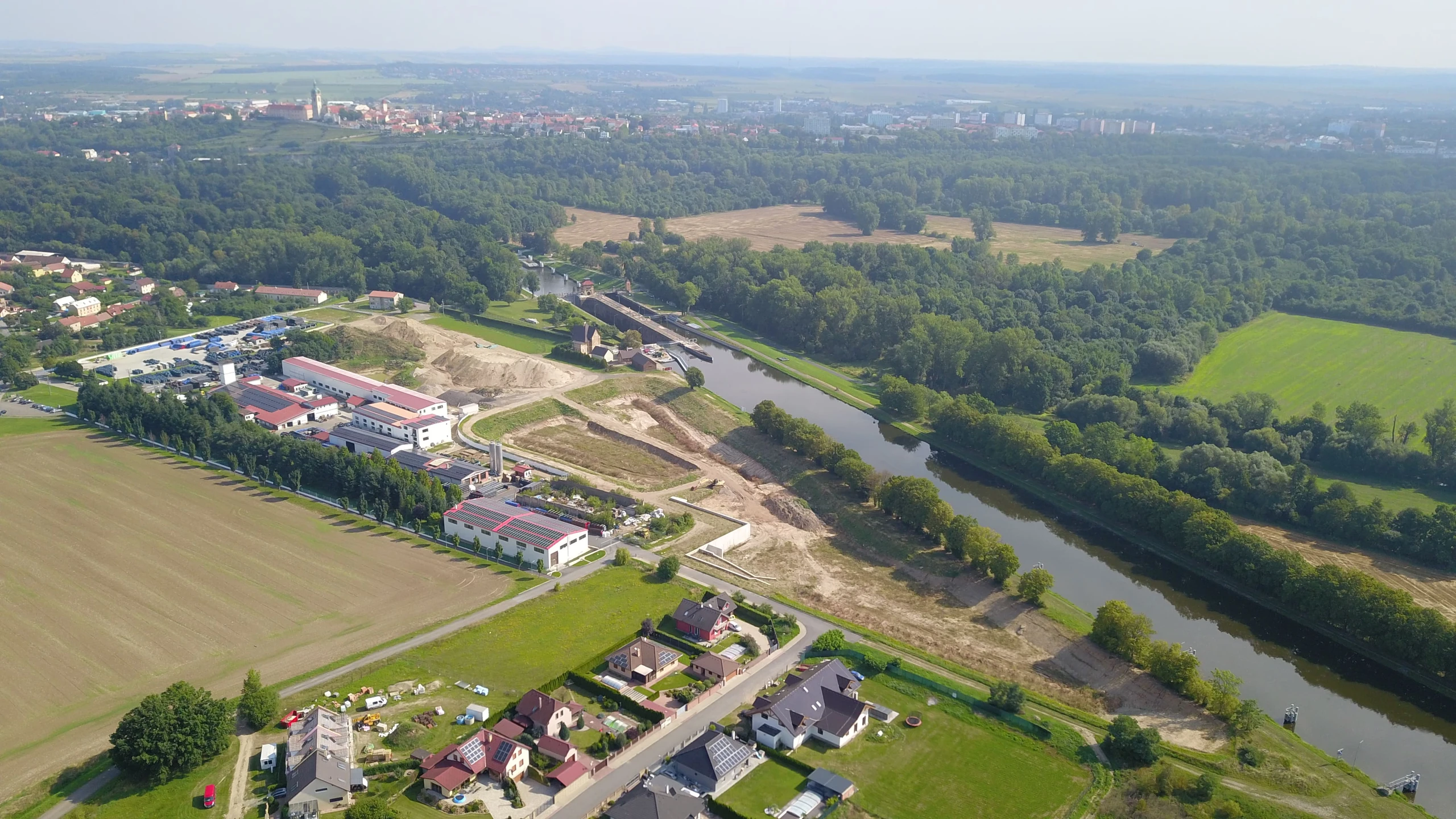 HERSTELLER VON PE-KUNSTSTOFFROHREN